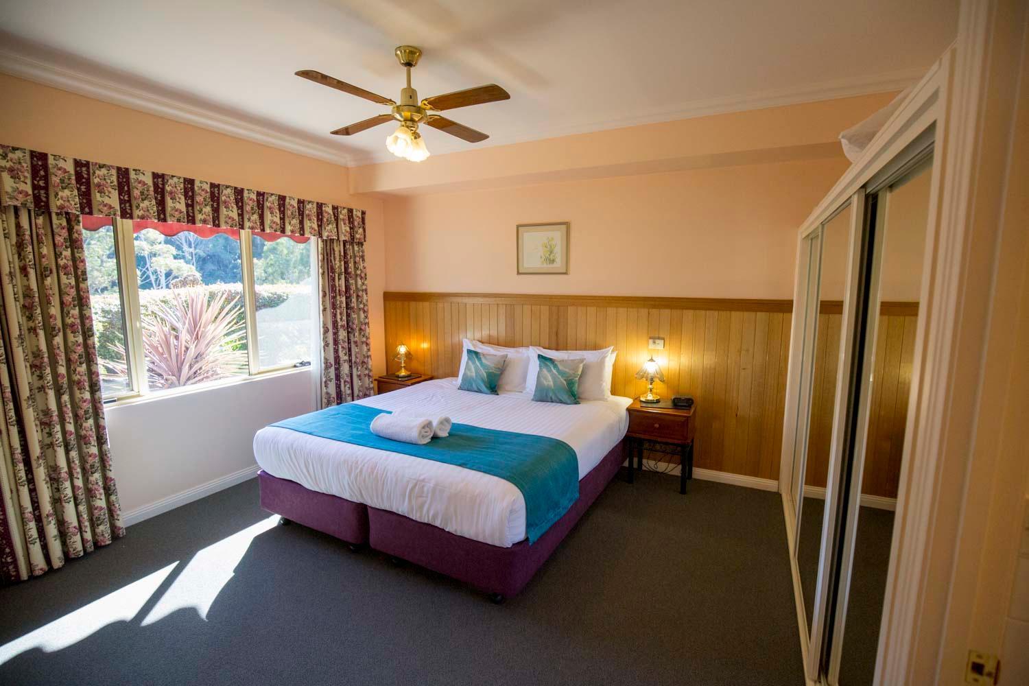Robyn's Nest Lakeside 5* Merimbula