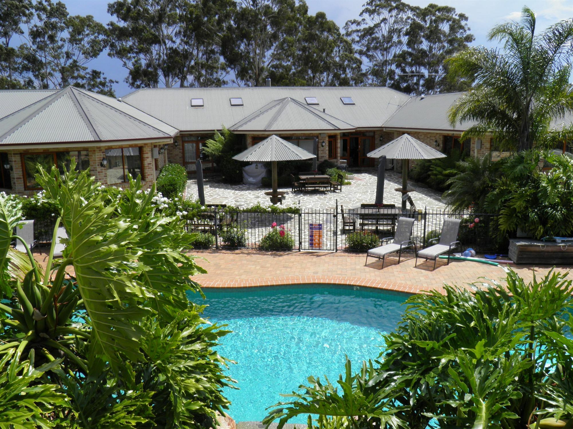 Robyn's Nest Lakeside 5* Merimbula