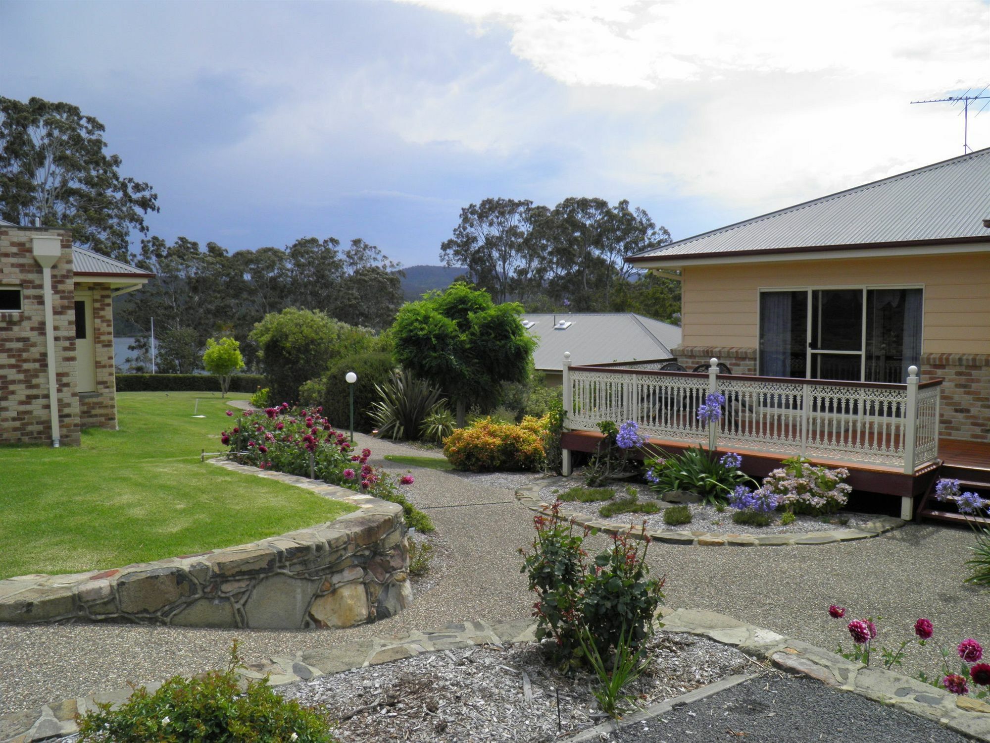 Robyn's Nest Lakeside Guest house 5*