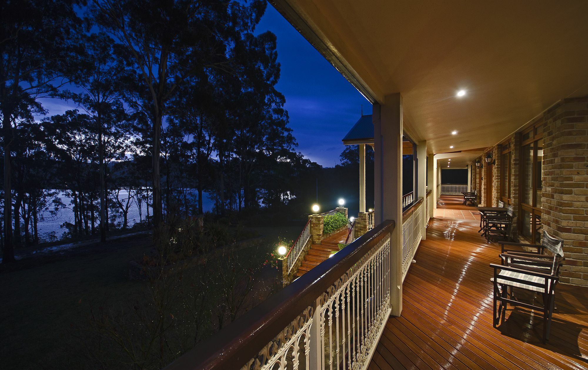 Robyn's Nest Lakeside Guest house 5*