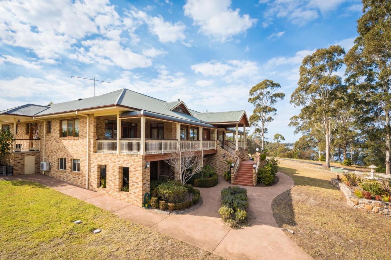 Robyn's Nest Lakeside 5* Merimbula